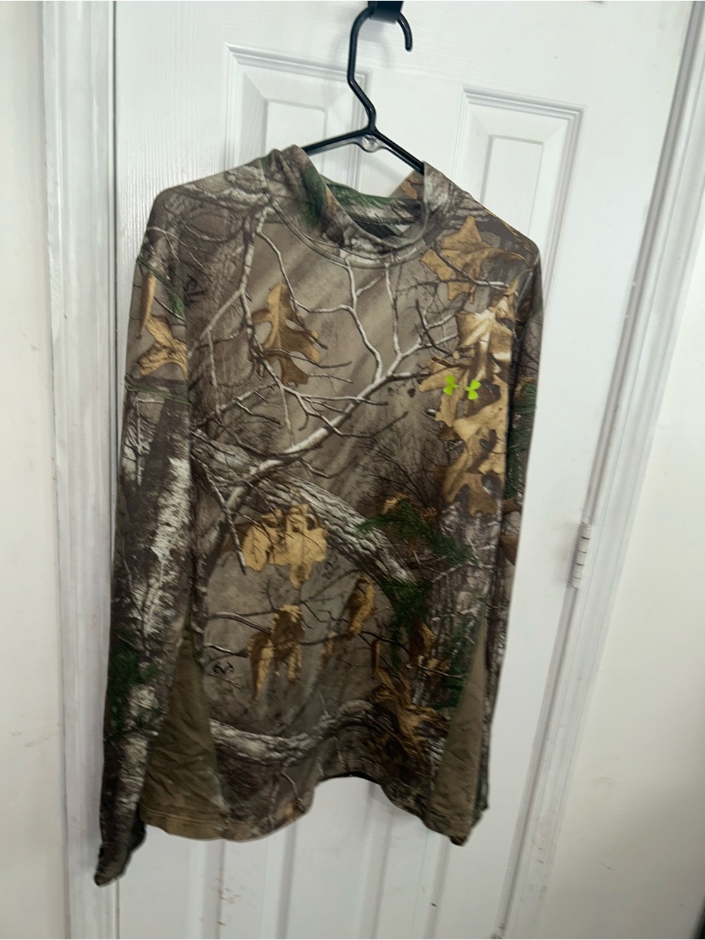 Under Armour Men’s Long Sleeve Camo Performance Shirt - Brown/Green